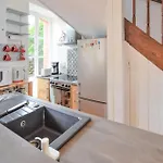 Beautiful Home In Saint-Jean-Le-Thomas With Wifi *